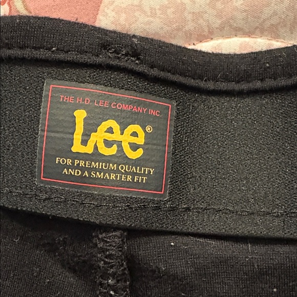 Lee Woman's Classic Black straight leg dress pants. (Worn but no flaws.) Size 20 - Picture 2 of 4